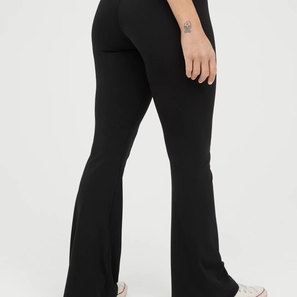 OFFLINE By Aerie Real Me High Waisted Crossover Flare Legging - Picture 2 of 4